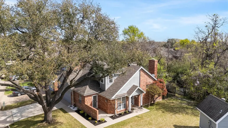1902 Strait Ln